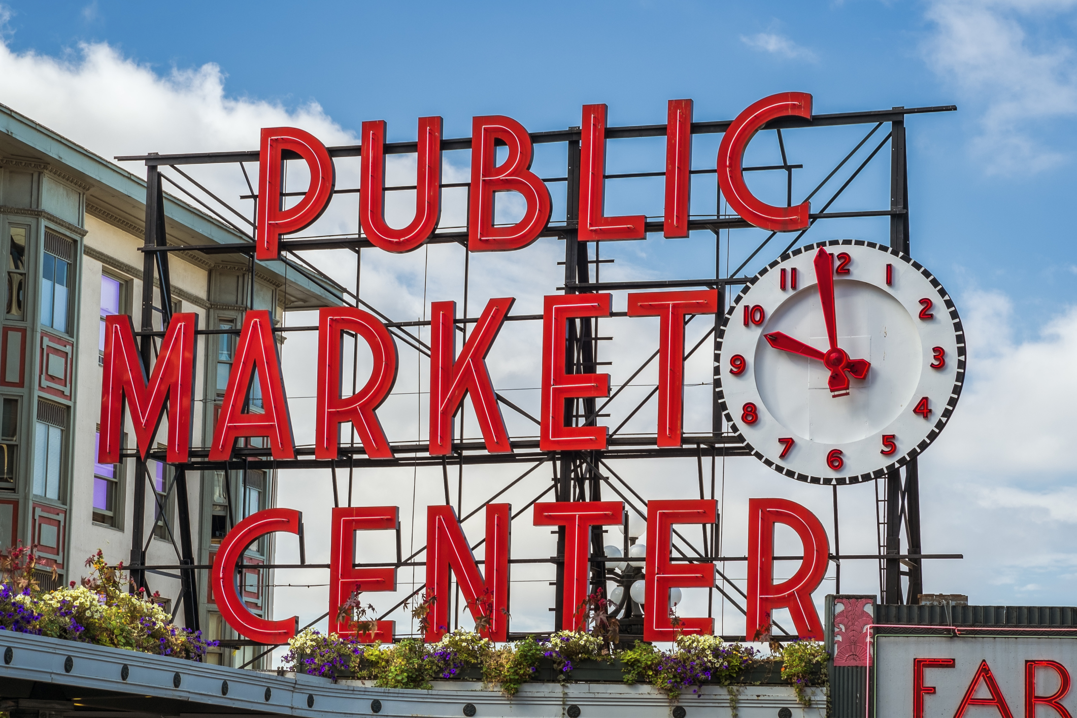 Entrance sign to Pike Place Market