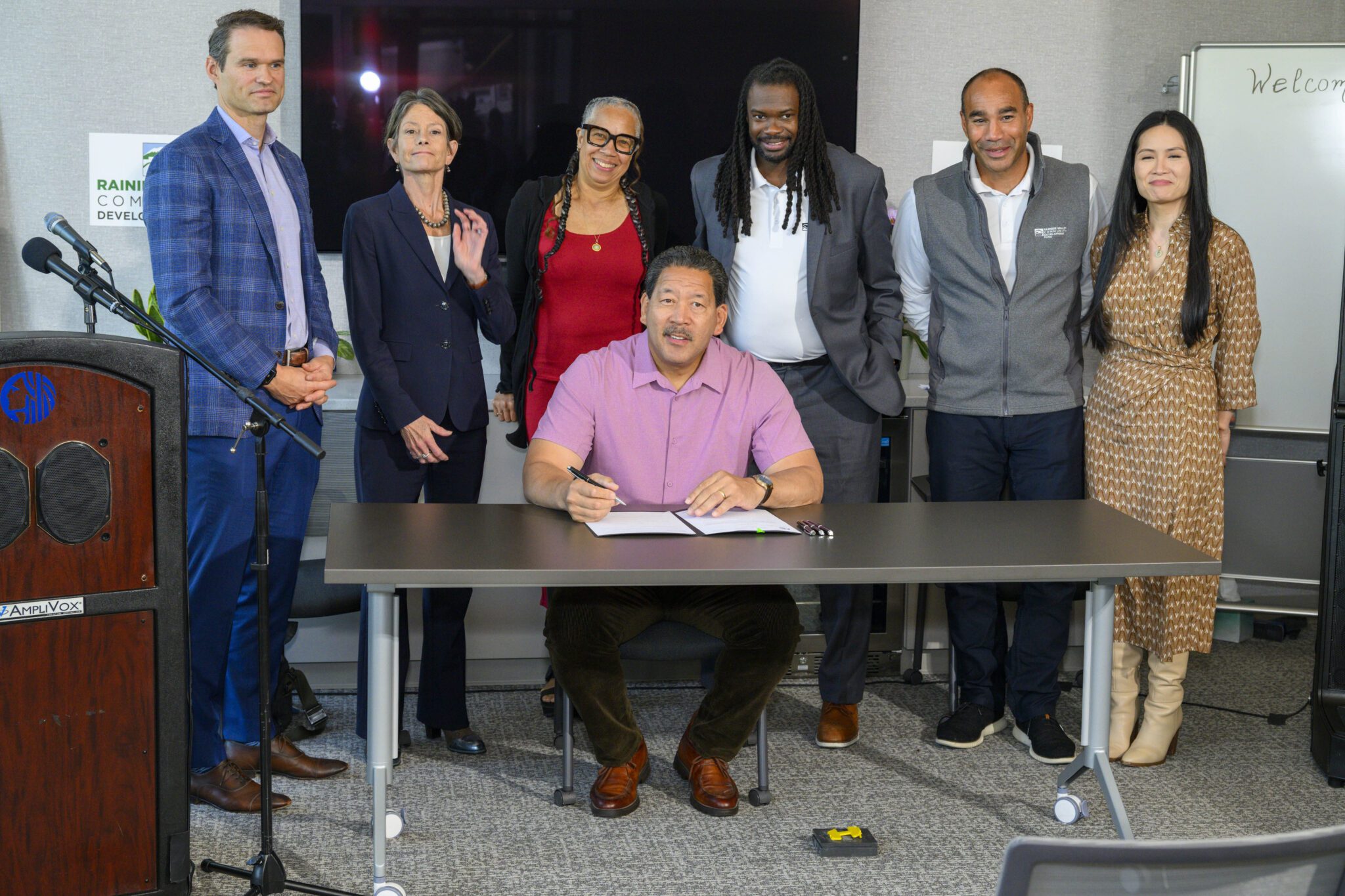 Mayor Bruce Harrell Highlights Small Business Support Programming and Budget Investments